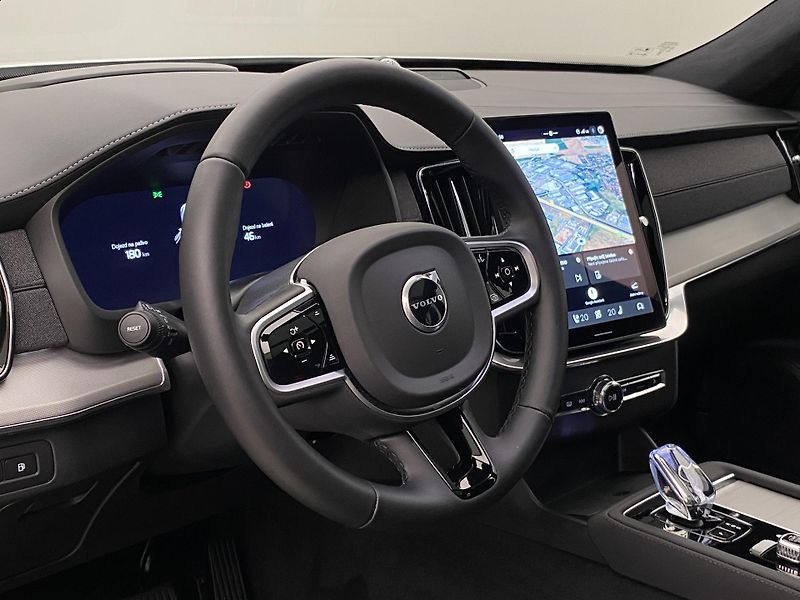 Volvo XC90 T8 RECHARGE BLACK EDITION 7m - fotka 19 z 72