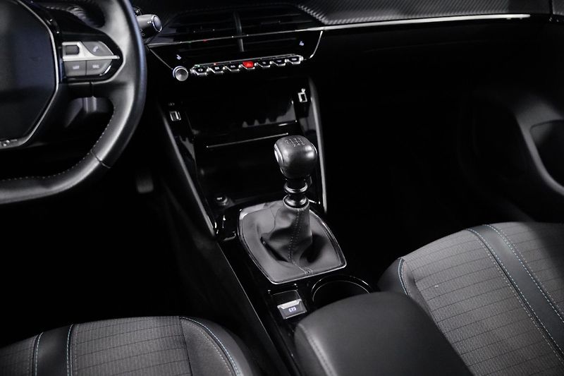 Peugeot 208 - fotka 26 z 29