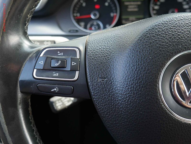 Volkswagen Passat (2013) 1.6TDi, Comfortline - fotka 14 z 22