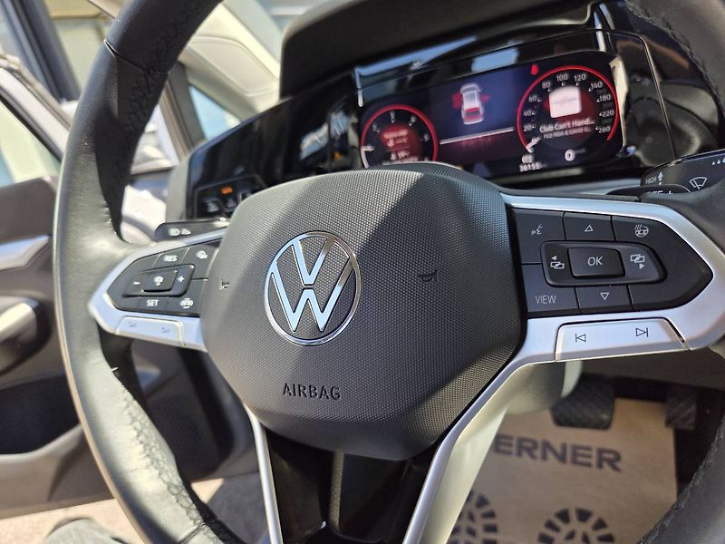 Volkswagen Golf (2023) 2.0 TDI DSG - fotka 17 z 39