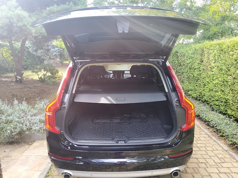 Volvo XC90 (2015) Momentum 2.0 D5 AWD 165 kW - fotka 27 z 33