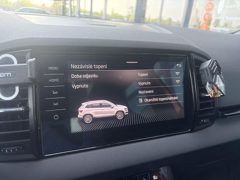 Škoda Karoq 2.0TDi DSG 110kW 4x4 Sportline - fotka 19 z 23