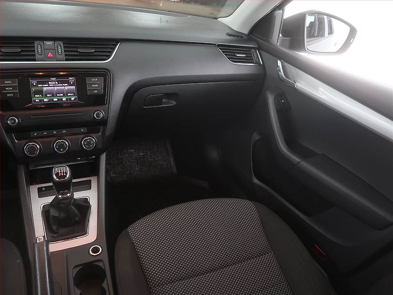 Škoda Octavia (2017) 2.0 TDI, Tempomat - fotka 8 z 17