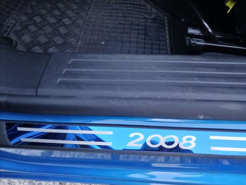 Peugeot 2008 1,2 ALLURE LIMITED edition - fotka 35 z 38