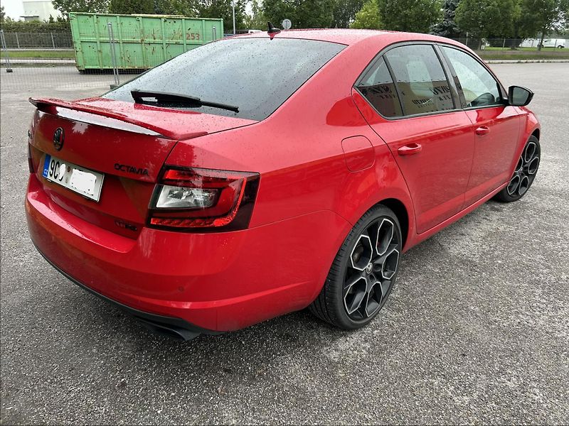 Škoda Octavia (2018) Octavia RS245 DSG - fotka 7 z 17