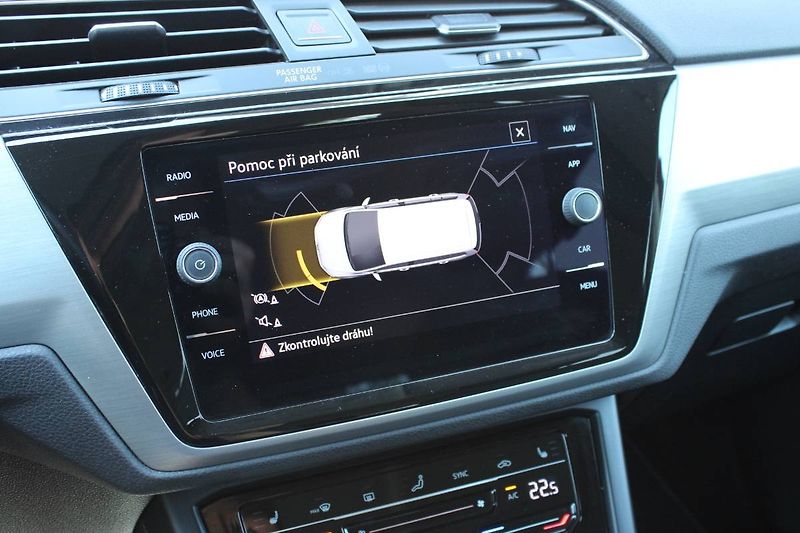 Volkswagen Touran (2022) 2.0 TDI 110kW DSG tažné - fotka 16 z 35