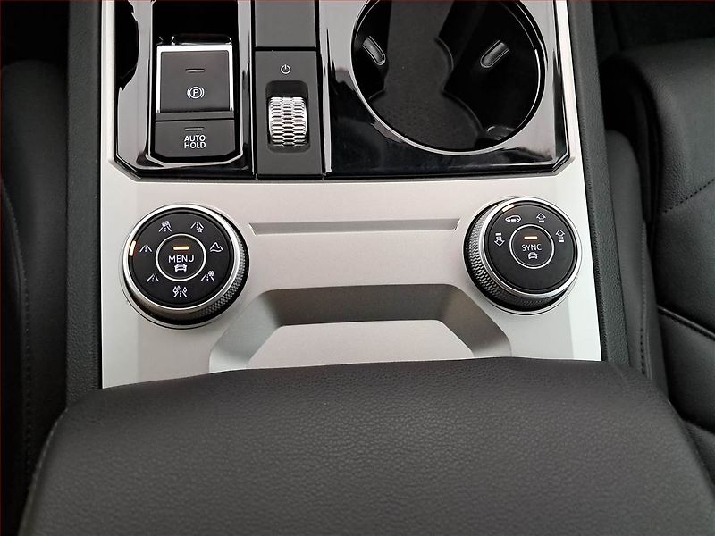 Volkswagen Touareg (2022) 3.0 TDI - fotka 16 z 19