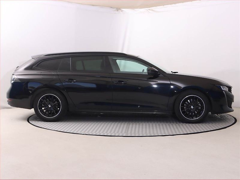 Peugeot 508 (2021) 1.5 BlueHDi, Automat, Kůže - fotka 6 z 23