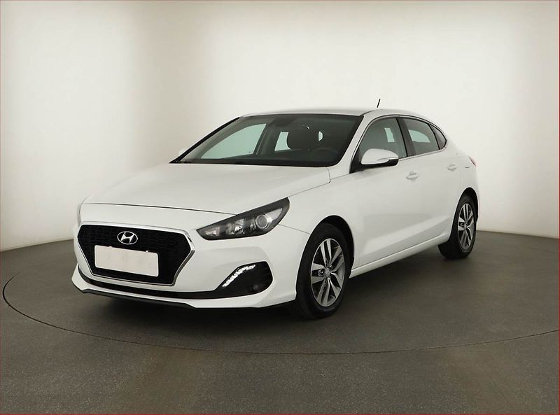 Hyundai i30 (2019) 1.6 CRDi, Tempomat - fotka 2 z 13