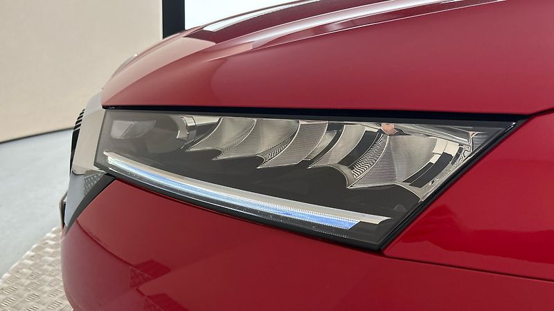 Škoda Octavia 2.0 TDI DSG Ambition - fotka 18 z 24