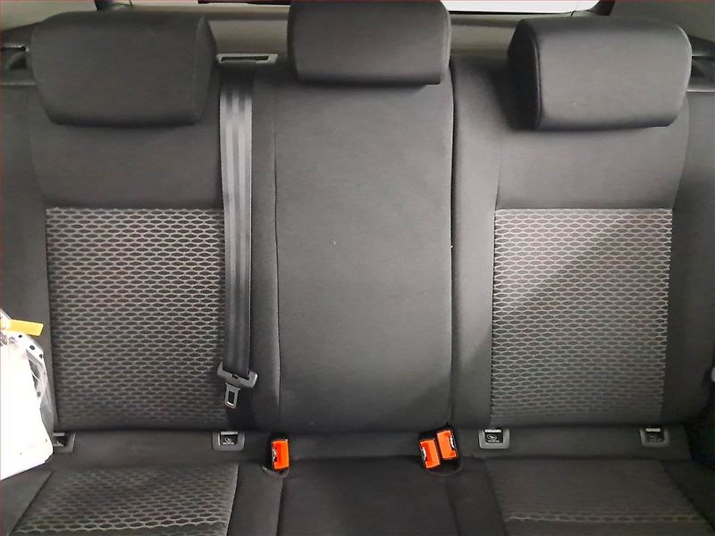 Volkswagen Golf (2009) 1.4 16V - fotka 10 z 15
