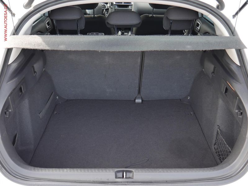Citroën C4 (2011) 1.6i, ČR, AC, temp, park - fotka 7 z 18