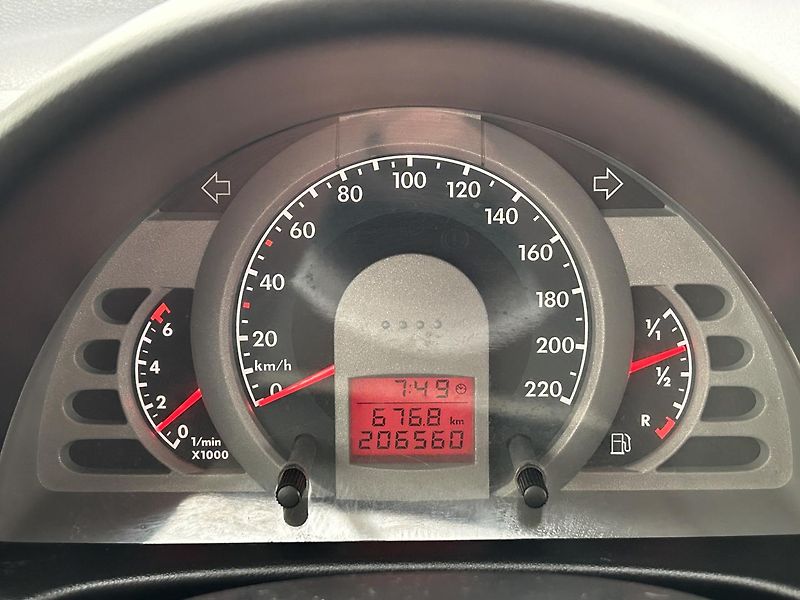 Volkswagen Fox 1.2 HTP - fotka 25 z 44