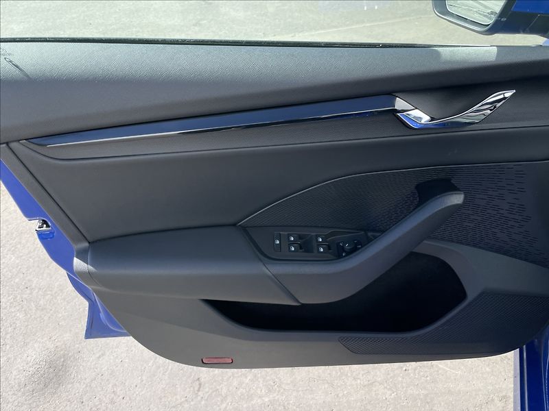 Škoda Octavia 1,0 TSI Ambition Plus KESSY - fotka 14 z 24