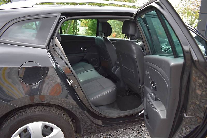 Renault Mégane 1,9 DCi BOSE,96KW,NAVI,PĚKNÝ - fotka 16 z 19
