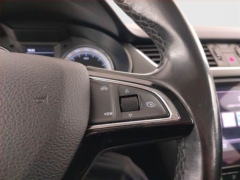 Škoda Octavia (2019) Ambition 1.5 TSI, Tempomat - fotka 16 z 21