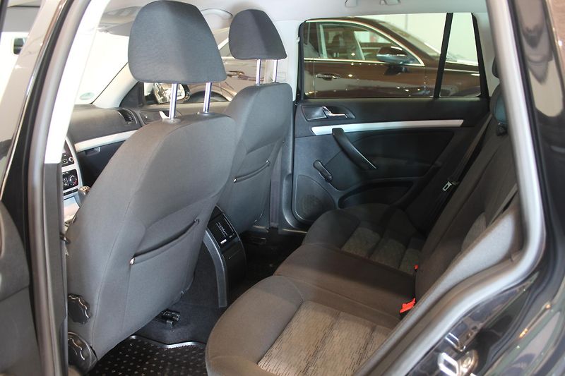 Škoda Octavia (2010) 1.4 TSI 90kW Nez.Topení - fotka 16 z 31