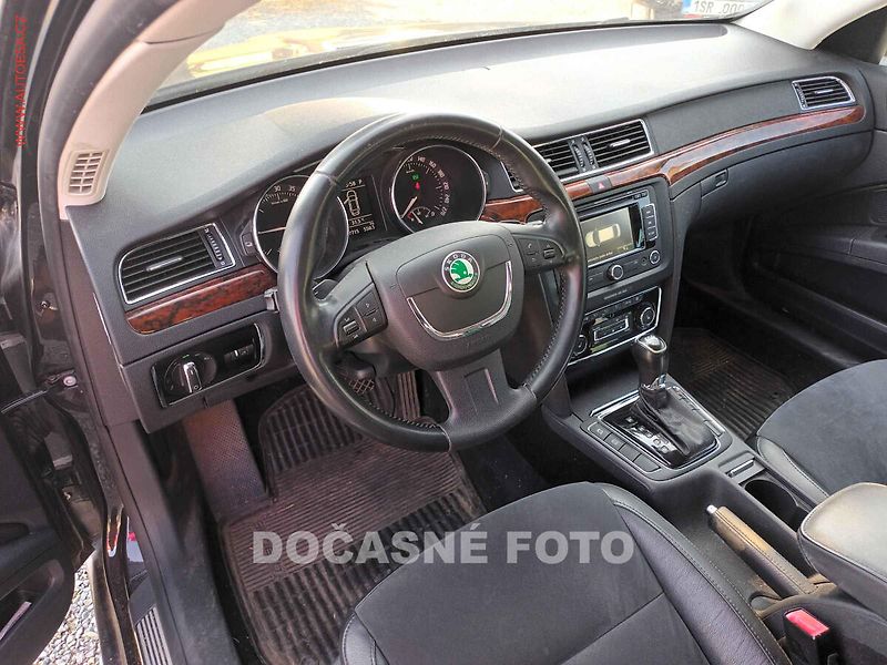 Škoda Superb (2012) 2.0TDi, 2.maj,ČR, servis - fotka 3 z 3