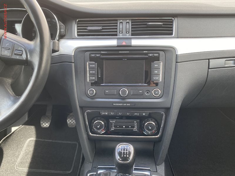 Škoda Superb (2013) 2.0 TDi, Ambition, bixen, TZ - fotka 12 z 18