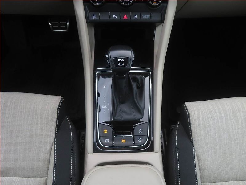 Škoda Karoq (2019) Style 2.0 TDI, 4X4, Automat - fotka 13 z 17