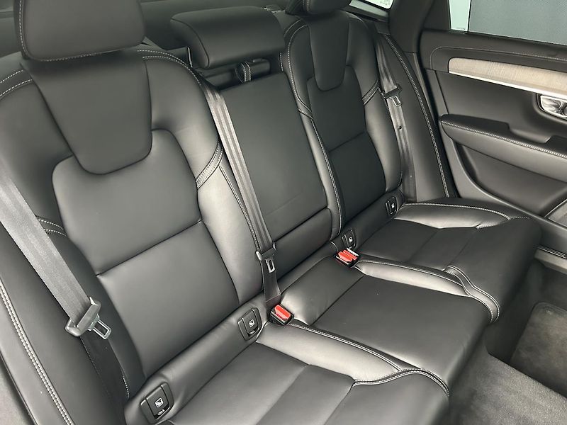 Volvo S90 2.0 B5 4x4 PLUS - fotka 17 z 31