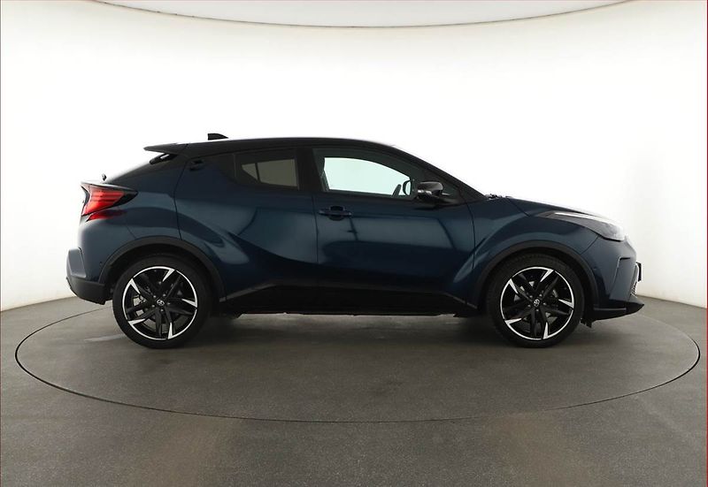 Toyota C-HR (2023) GR Sport 2.0 Hybrid - fotka 6 z 20
