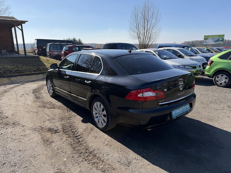 Škoda Superb 3.6 V6 4x4 DSG - fotka 8 z 22