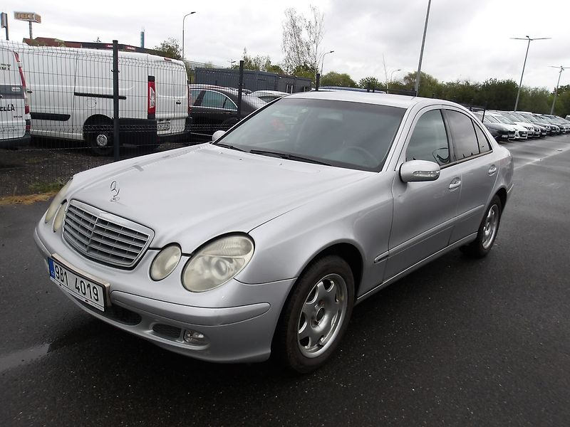 Mercedes-Benz Třídy E 2,2CDi - fotka 1 z 24