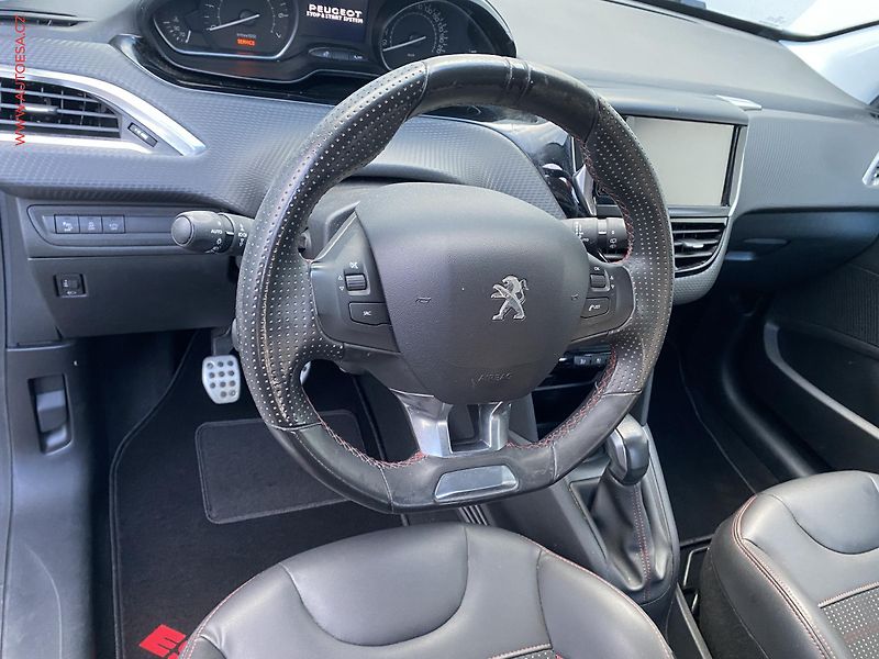 Peugeot 208 (2016) 1.2PT, GT Line, navi - fotka 11 z 17