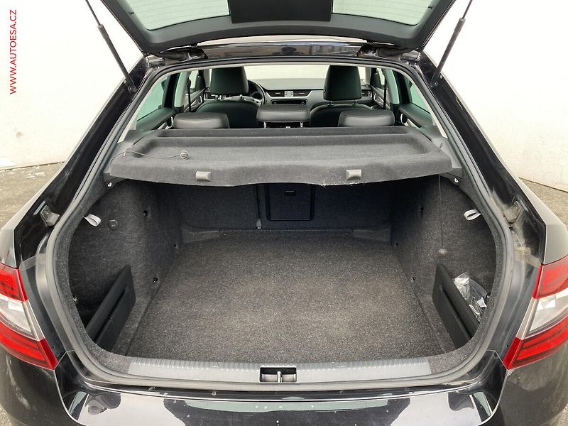 Škoda Octavia (2018) 1.5 TSI, ČR, Style, DSG, LED - fotka 7 z 19