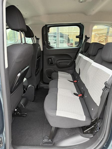 Citroën Berlingo (2026) PLUS Petrol 110k Manual     - fotka 7 z 11