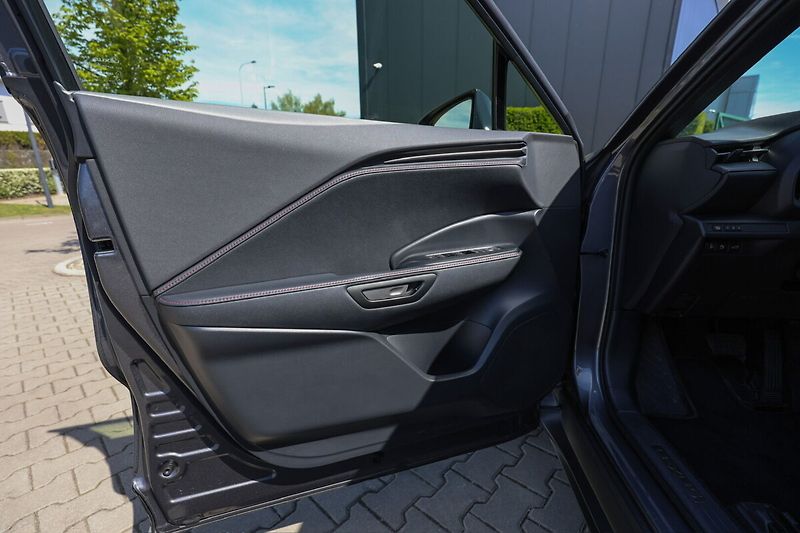 Lexus LBX 1,5 HEV ELEGANT TECH - fotka 8 z 22
