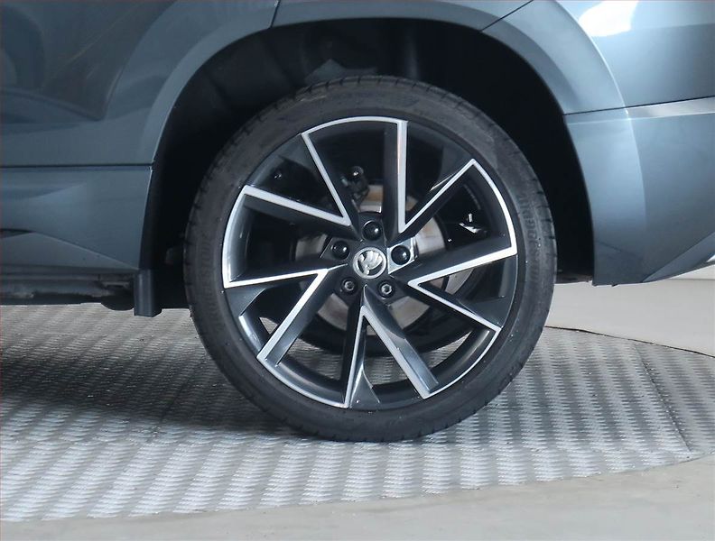 Škoda Karoq (2021) Sportline 1.5 TSI - fotka 15 z 23