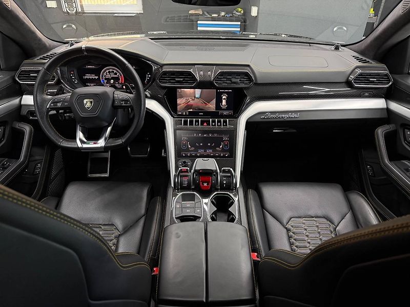 Lamborghini Urus (2020) 4.0 V8 Mansory 700koní - fotka 31 z 46