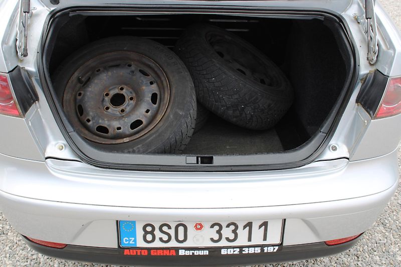 Seat Cordoba (2009) 1,2i KLIMA KOUPENO ČR - fotka 15 z 16