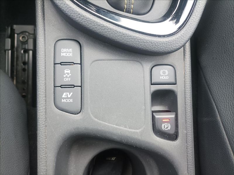 Toyota Yaris Cross 1,5 Premiere Edition - fotka 24 z 25