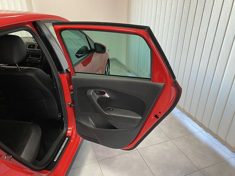 Volkswagen Polo 1.4 TSí GTi 132 kW DSG Bi-Xeno - fotka 15 z 23