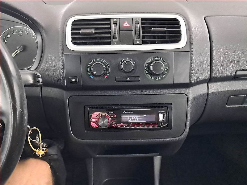 Škoda Fabia (2007) Sport 1.4 16V, po STK - fotka 12 z 15