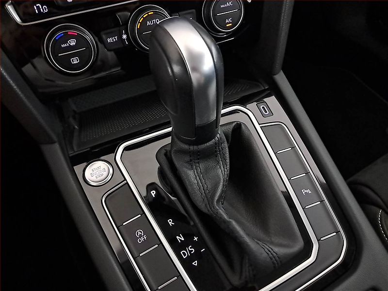 Volkswagen Passat (2019) 1.5 TSI, Automat, Kůže, Navi - fotka 18 z 19