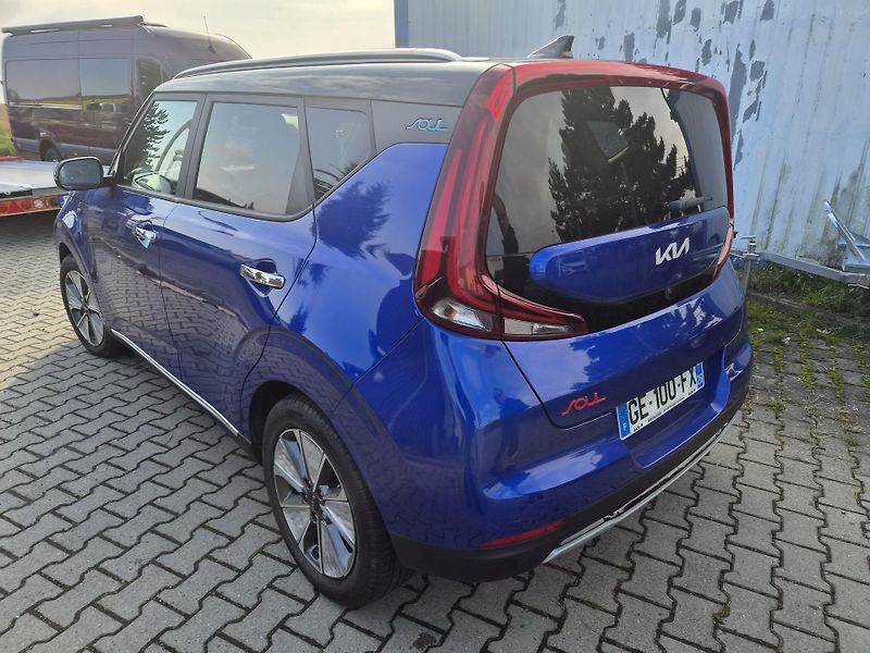 Kia e-Soul (2022) 150 Kw Executive - fotka 4 z 8