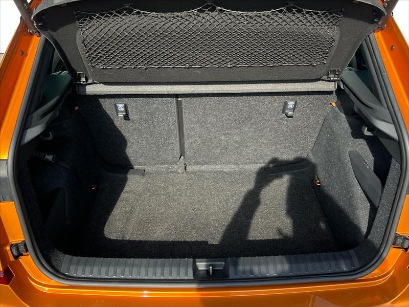 Škoda Kamiq 1,0 TSi 85kW 7DSG MONTE CARLO - fotka 14 z 31