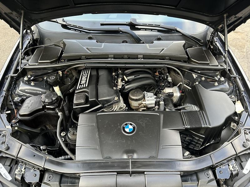 BMW Řada 3 320i  - fotka 51 z 51
