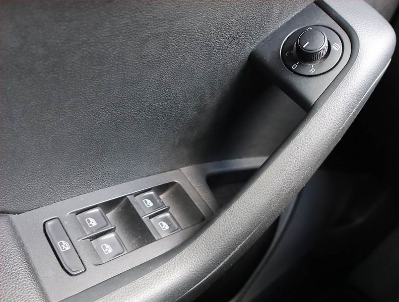 Škoda Octavia (2019) Ambition 1.6 TDI, Navi - fotka 18 z 18