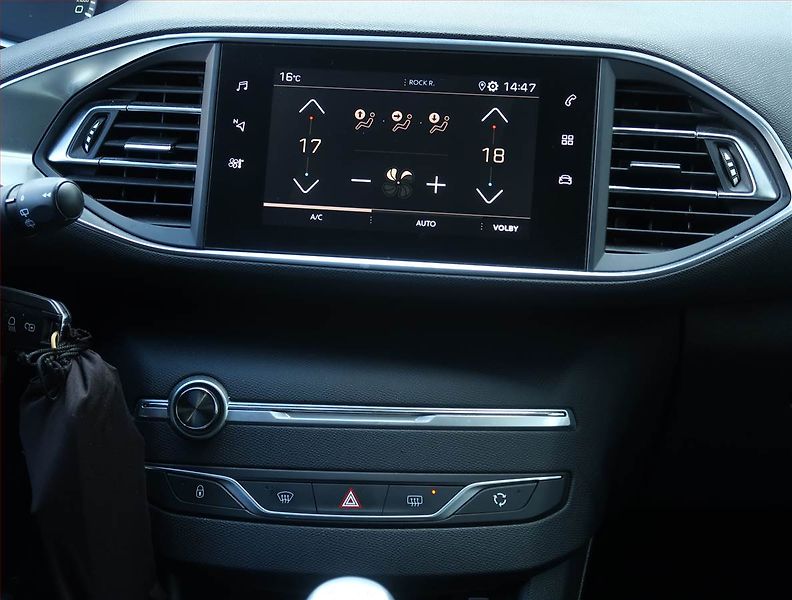 Peugeot 308 (2018) 1.2 PureTech, Tempomat - fotka 12 z 20
