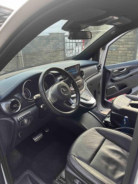 Mercedes-Benz EQV (2022) 300 L  - fotka 12 z 16