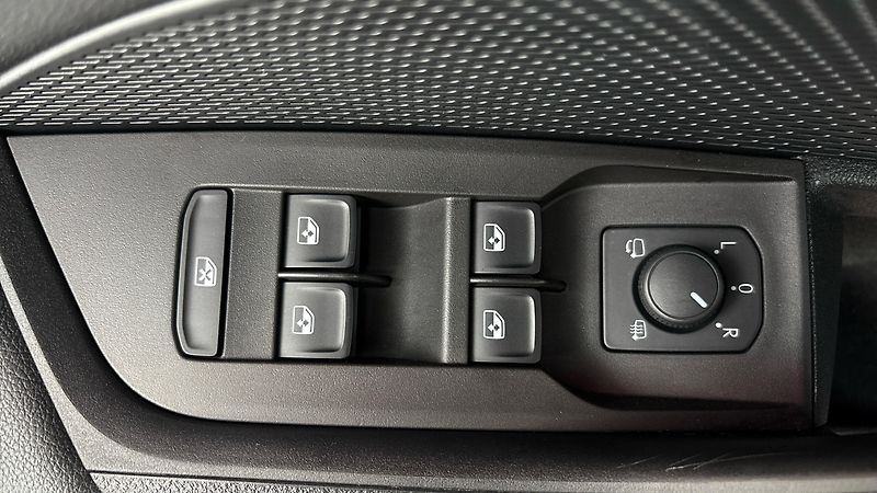 Škoda Octavia 1.5 TSI E-Tec DSG Style Combi - fotka 21 z 25