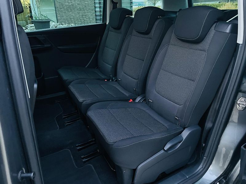 Volkswagen Sharan 2.0TDI MAN 7MÍST TAŽNÉ KAMERA - fotka 30 z 46