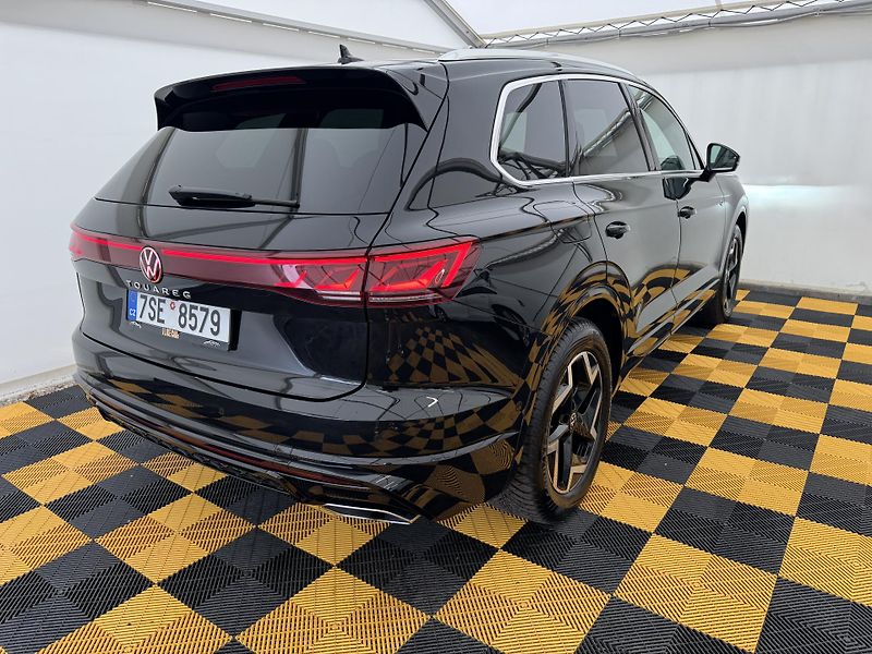 Volkswagen Touareg 3.0Tdi*1-MAJ*DPH*R-LINE*HUD* - fotka 5 z 49