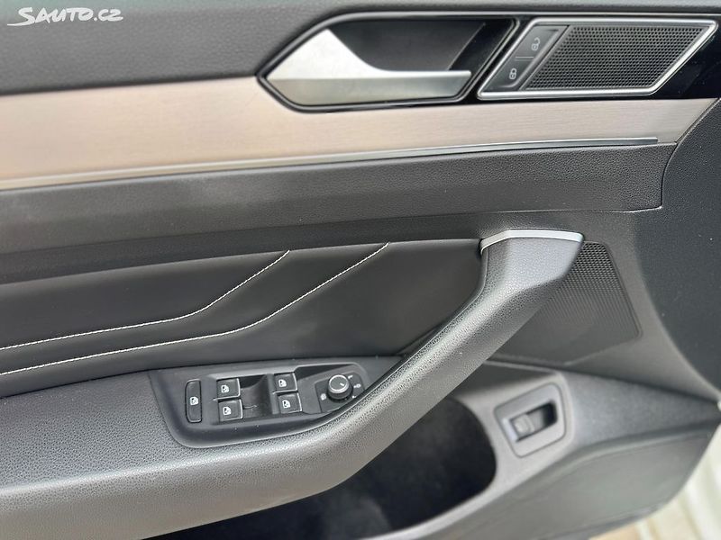 Volkswagen Passat 1.5TSi 110kW DSG ČR - fotka 12 z 28