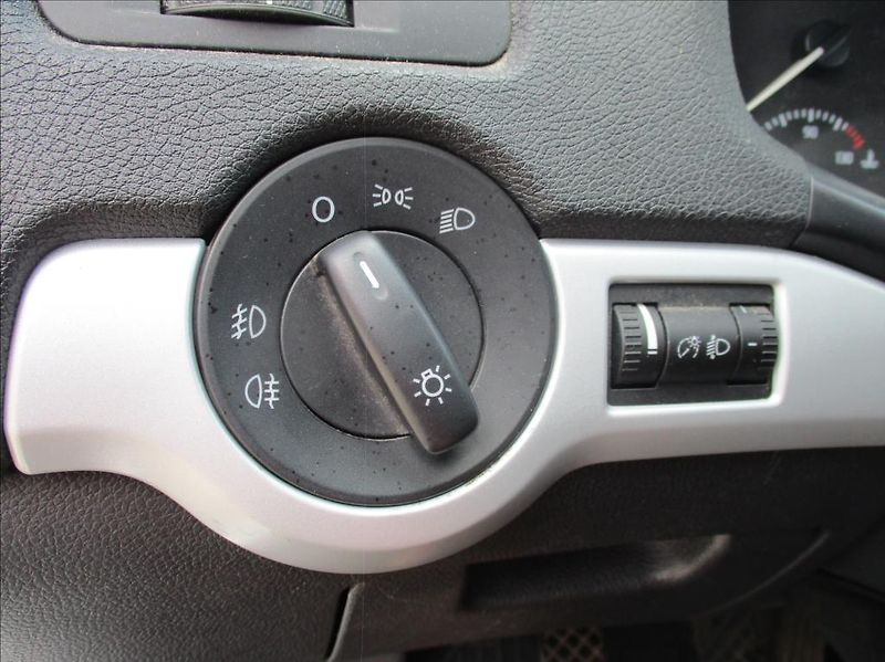 Škoda Octavia 1,4 i, klima,serv.kniha, - fotka 15 z 30